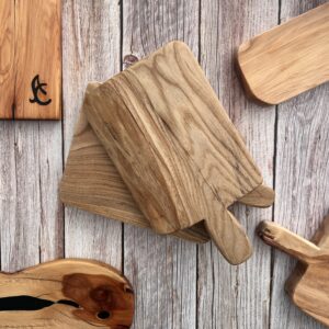 tabla de madera artesana para presentación de alimentos en álamo negro