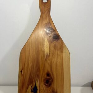 tabla de madera de enebro artesana para presentación de alimentos