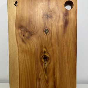 tabla de madera de enebro artesana para presentación de alimentos